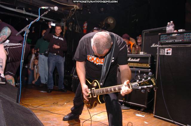 [100 demons on Nov 25, 2005 at Toad's Place (New Haven, CT)]