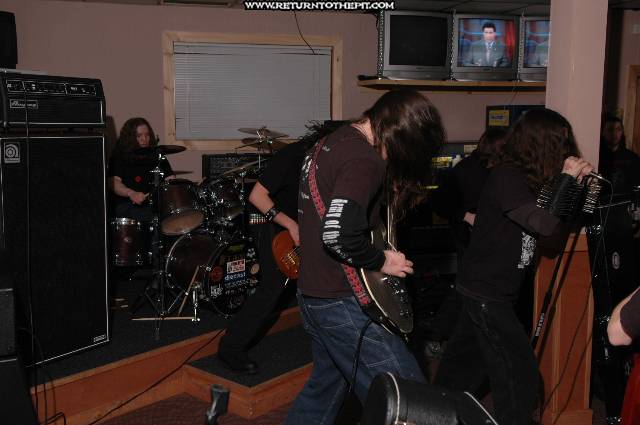 [abaroth on Mar 25, 2005 at Dee Dee's Lounge (Quincy, Ma)]