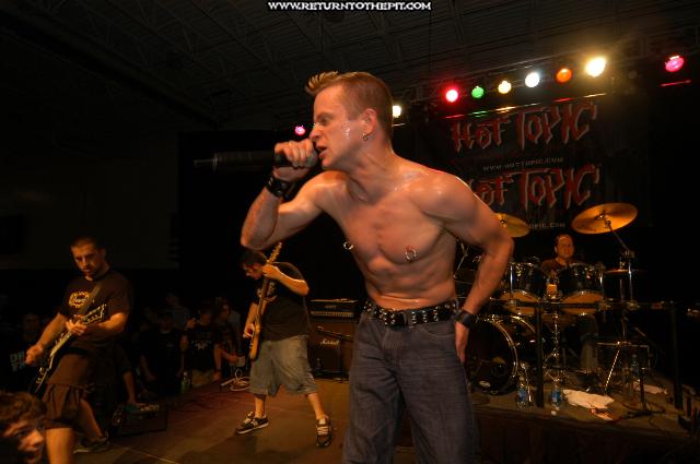 [all that remains on Jul 23, 2004 at Hellfest - Hot Topic Stage (Elizabeth, NJ)]