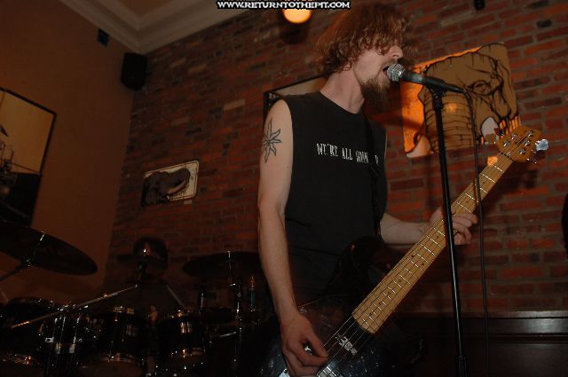 [attacking frequencies on May 3, 2006 at the Reel Bar (Allston, Ma)]