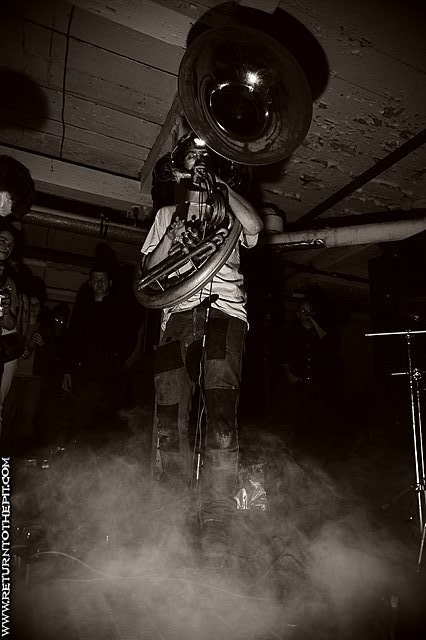 [bellows on May 16, 2009 at Mars Gas Chamber (Olneyville, RI)]