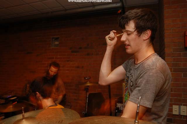 [black eyes on Sep 10, 2003 at the Grill on the Hill (Storrs, CT)]