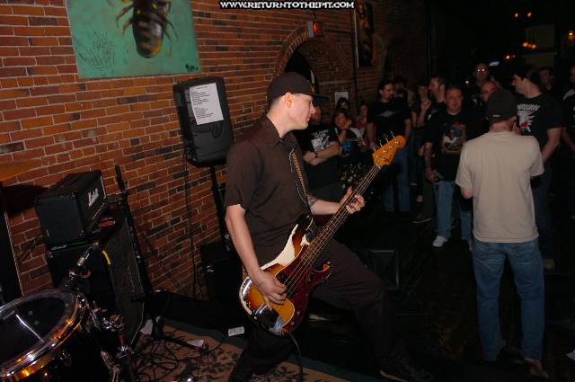 [bury the needle on May 14, 2005 at Evo's Art Space - downstairs (Lowell, Ma)]