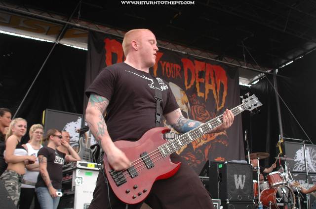 [bury your dead on Jul 15, 2005 at Tweeter Center - second stage (Mansfield, Ma)]