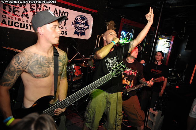 [circle of dead children on Aug 9, 2008 at Jerky's (Providence, RI)]