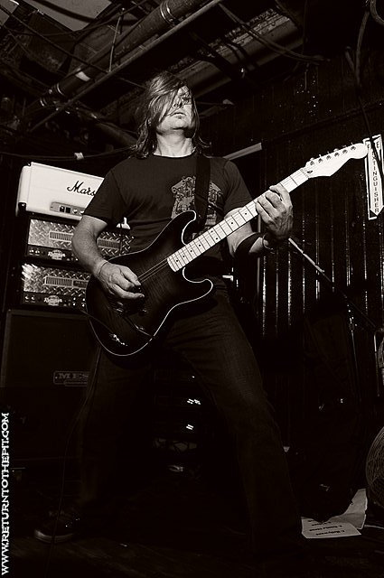 [coverella on Sep 12, 2009 at Lucky Dog (Worcester, MA)]