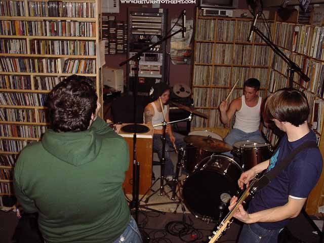 [dasai on Oct 29, 2002 at Live in the WUNH studios (Durham, NH)]