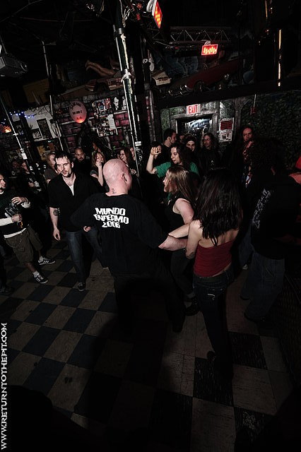 [despoilment on Apr 15, 2010 at Ralph's (Worcester, MA)]
