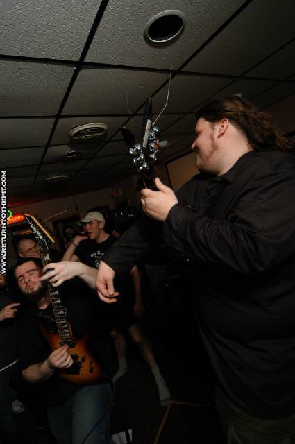 [disengaged on Apr 2, 2005 at Dee Dee's Lounge (Quincy, Ma)]