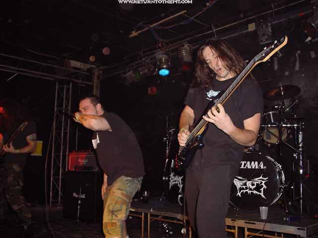 [dying fetus on Dec 21, 2002 at Chantilly's (Manchester, NH)]