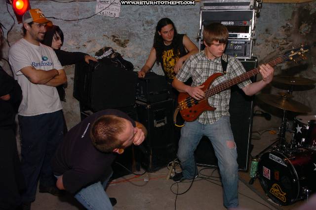 [flesh and blood robot on May 26, 2005 at the Library (Allston, Ma)]