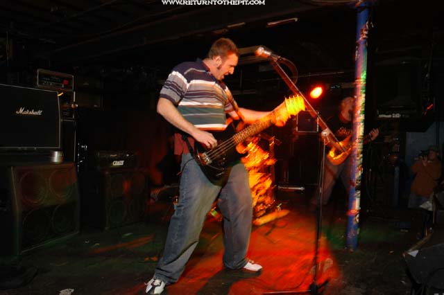 [gut thrusting torment on Oct 24, 2003 at the Living Room (Providence, RI)]