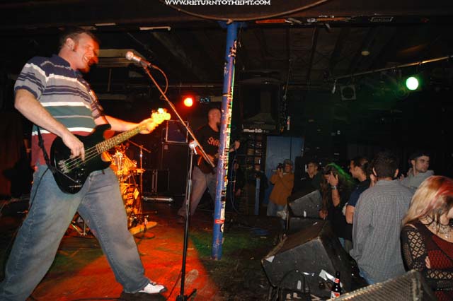 [gut thrusting torment on Oct 24, 2003 at the Living Room (Providence, RI)]