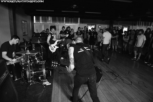 [host on May 10, 2013 at Wildcat Den (Durham, NH)]