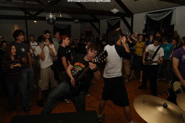 [in pieces on May 30, 2003 at Oddfellas (Stratford, CT)]