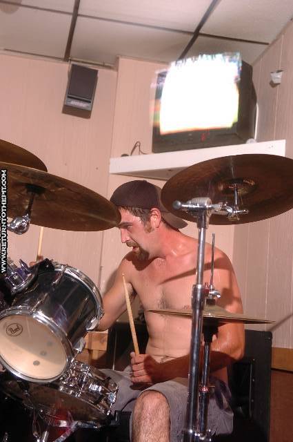 [life at zero on Sep 16, 2005 at Dee Dee's Lounge (Quincy, Ma)]