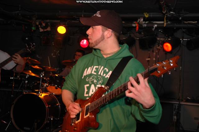 [manifest on Mar 26, 2005 at the Bombshelter (Manchester, NH)]
