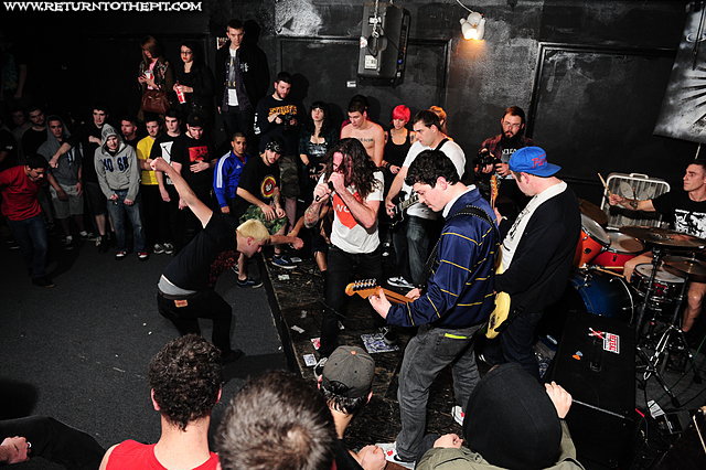 [new lows on Nov 27, 2011 at Anchors Up (Haverhill, MA)]