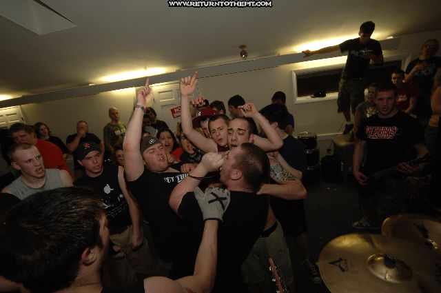 [over the top on Apr 15, 2006 at VFW (Kingston, NH)]