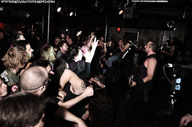 [overkill on Nov 7, 2010 at Club Hell (Providence, RI)]