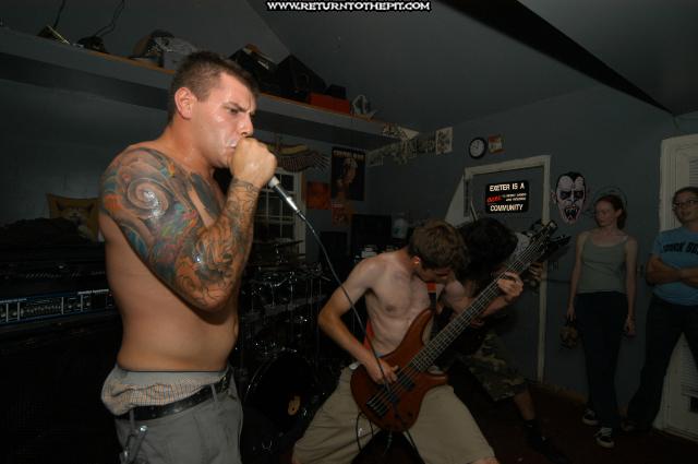 [porphyria on Jul 30, 2004 at The Aviary (Dover, NH)]