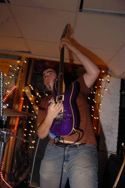 [raising kubrick on Aug 27, 2005 at the Library (Allston, Ma)]