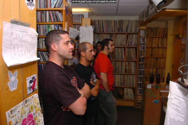 [randomshots on Jun 27, 2005 at Live in the WUNH Studios (Durham, NH)]