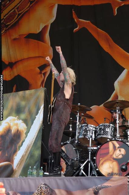 [rob zombie on Jul 15, 2005 at Tweeter Center - second stage (Mansfield, Ma)]