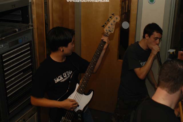 [shading the end on Aug 19, 2003 at Live in the WUNH studios (Durham, NH)]