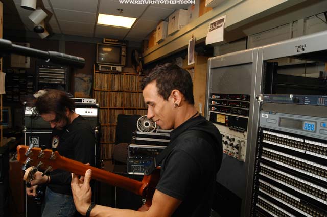 [shallows and flats on Jul 1, 2003 at Live in the WUNH studios (Durham, NH)]