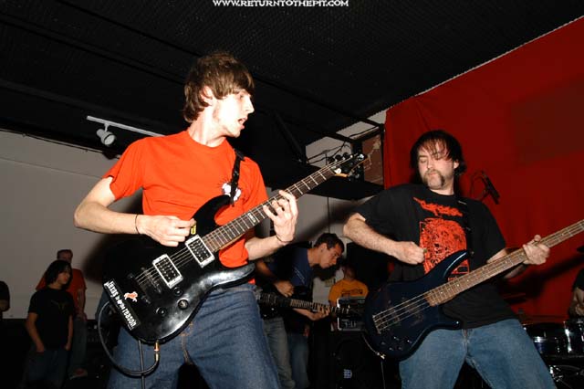 [shallows and flats on May 10, 2003 at the Pogo Club (Norwich, CT)]