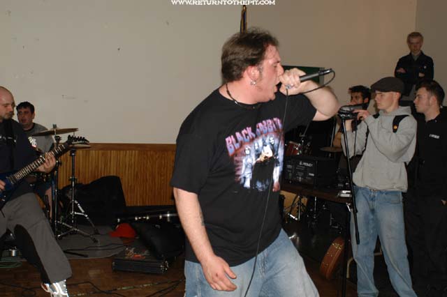 [shattered realm on Apr 5, 2003 at VFW (Reading, Ma)]