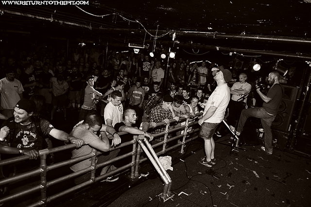 [shipwreck on Aug 20, 2010 at Middle East (Cambridge, MA)]