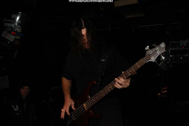 [six feet under on Oct 24, 2003 at the Living Room (Providence, RI)]