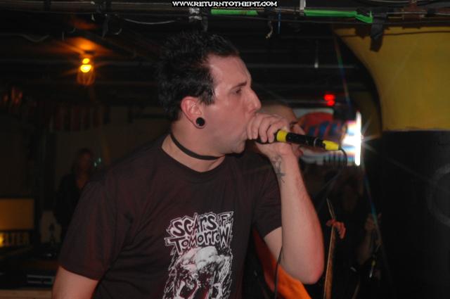 [the acacia strain on Jan 13, 2005 at the Bombshelter (Manchester, NH)]