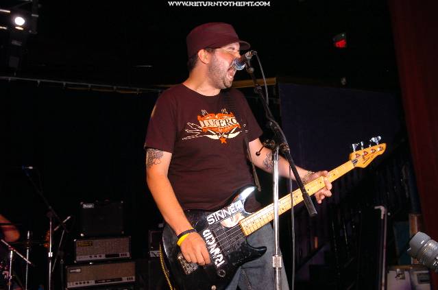 [ducky boys on Sep 14, 2005 at the Roxy (Boston, Ma)]