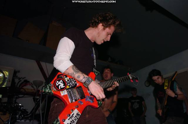 [hegelian dialectic on Jun 21, 2005 at the Aviary (Dover, NH)]