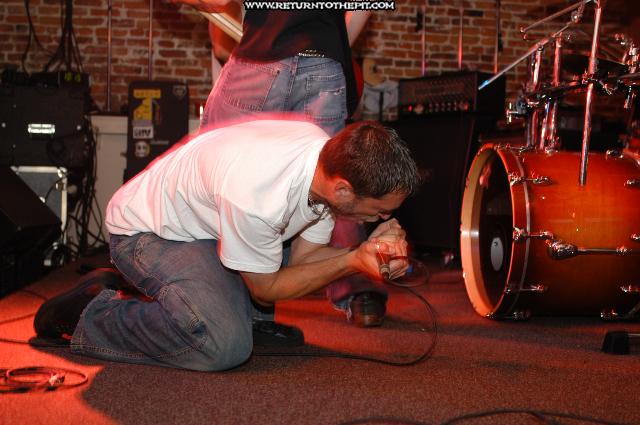 [the network on Jun 30, 2004 at Muddy River Smokehouse (Portsmouth, NH)]