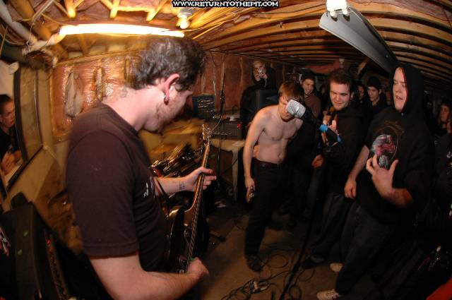 [the taste of silver on Nov 26, 2005 at Nate's Manhattan Robot Dream House (Reading, Ma)]