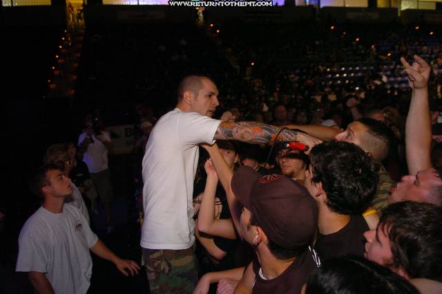 [throwdown on Jun 25, 2005 at Tsongas Arena (Lowell, Ma)]