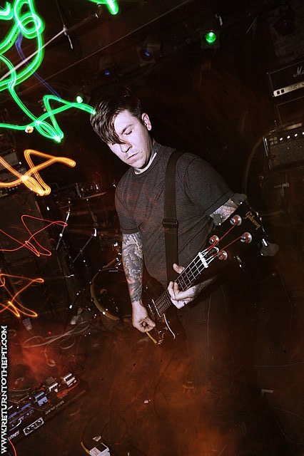 [tombs on Nov 28, 2010 at Great Scott's (Allston, MA)]