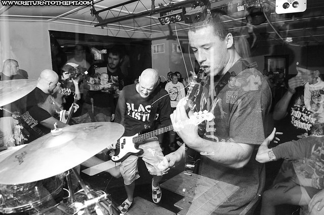 [trapped under ice on Sep 9, 2007 at Tier's Den (brockton, MA)]