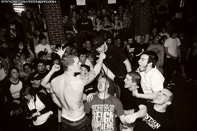 [trapped under ice on Mar 20, 2009 at Anchors Up (Haverhill, MA)]